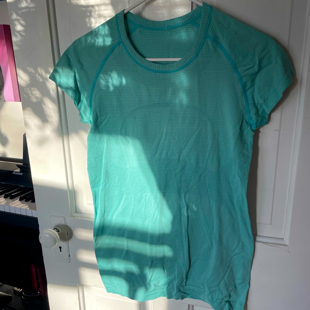 Lululemon top